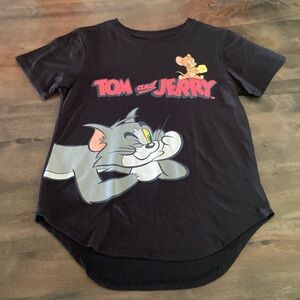 Tom and Jerry graphic scoop bottomed T-shirt